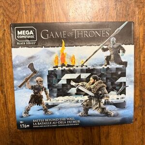 Mega Construx Game of Thrones Battle Set with Black and Gray Blocks
